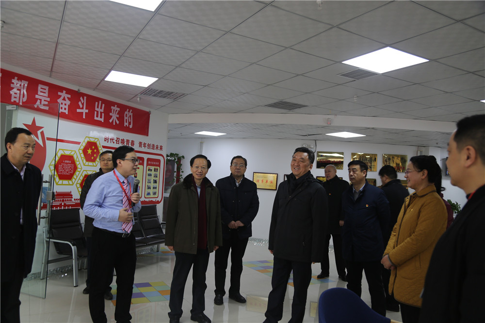 熱烈歡迎全國總工會(huì)副主席，書記處書記魏地春及省總工會(huì)王保存主席一行蒞臨安陽青峰網(wǎng)絡(luò)參觀指導(dǎo)